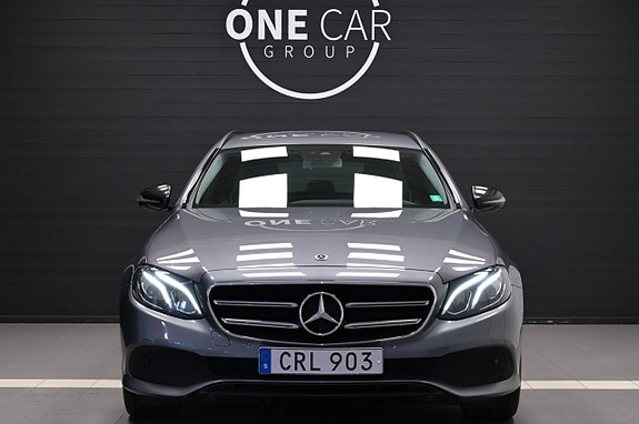 Mercedes-Benz E220 3 of 26