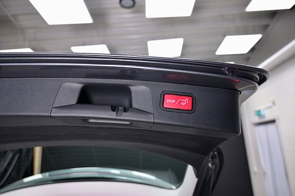 Mercedes-Benz E220 10 of 26