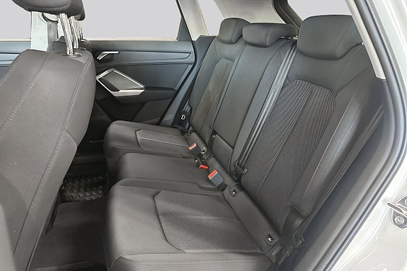 Audi Q3 9 of 17