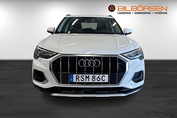 Audi Q3 2 of 17
