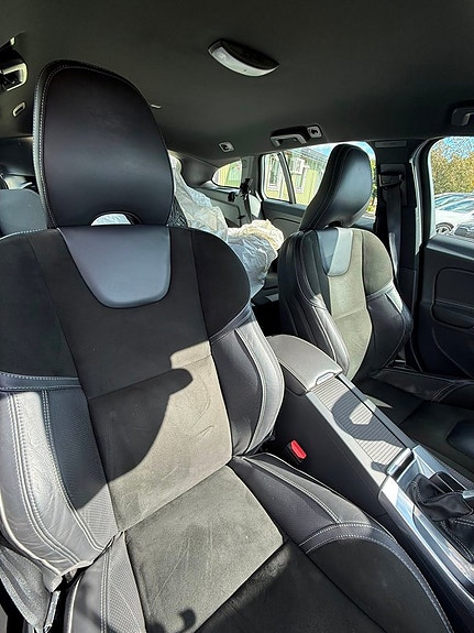 Volvo V60 7 of 12