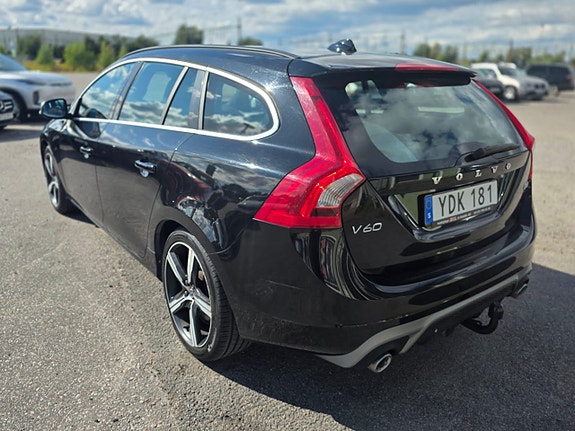 Volvo V60 2 of 12