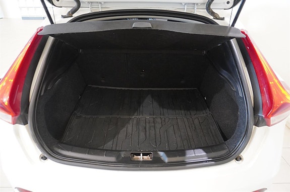 Volvo V40 9 of 10