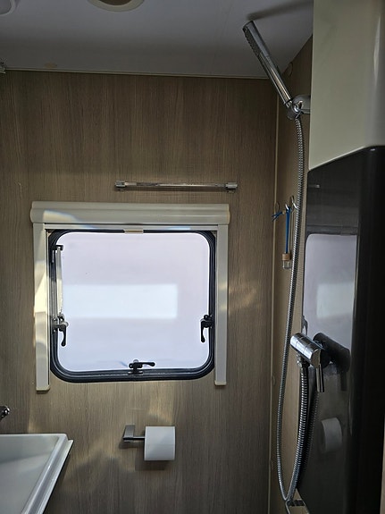 Adria Adora 542 UL *Långbäddar *Alde Solpanel *1 ägare 19 of 23