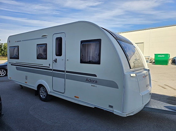 Adria Adora 542 UL *Långbäddar *Alde Solpanel *1 ägare 2 of 23