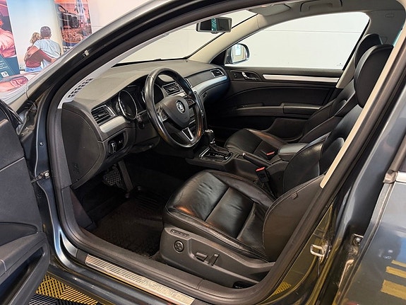 Skoda Superb 18 of 30