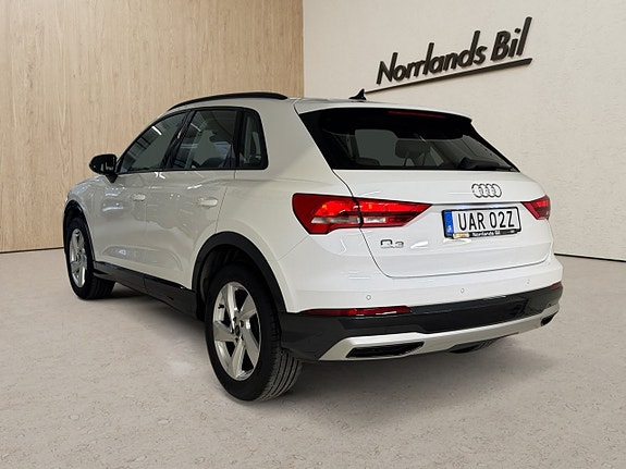 Audi Q3 2 of 6