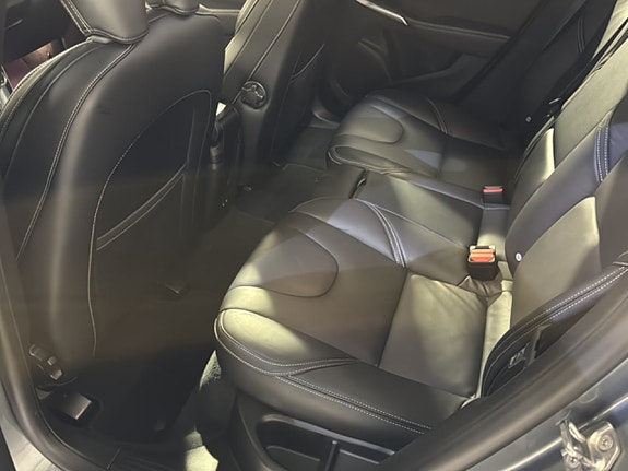 Volvo V40 8 of 16
