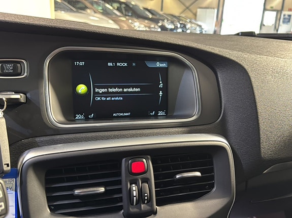 Volvo V40 13 of 16