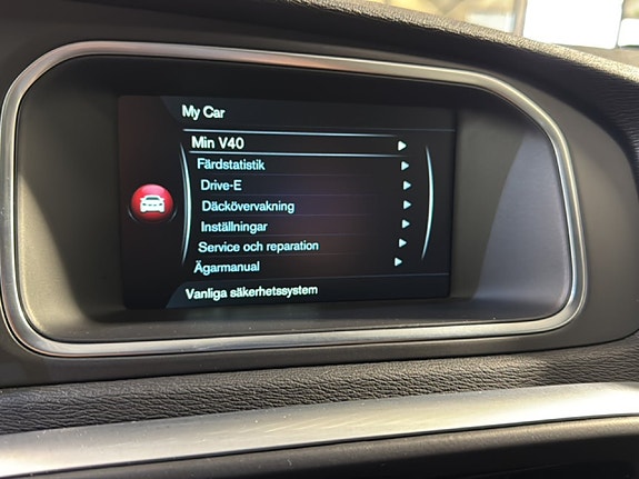 Volvo V40 14 of 16