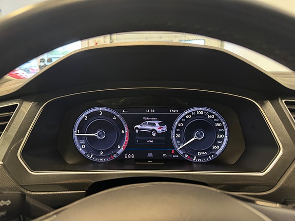 Volkswagen Tiguan 8 of 12