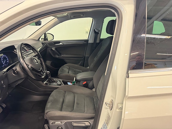 Volkswagen Tiguan 6 of 12