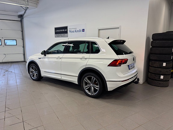 Volkswagen Tiguan 3 of 12