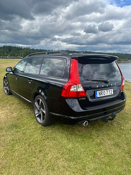 Volvo V70 3 of 4