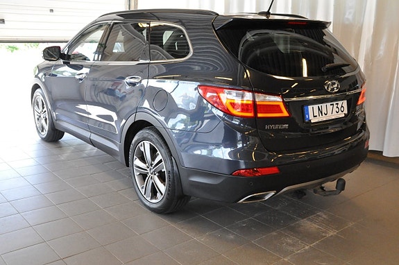 Hyundai Grand Santa Fe 4 of 18