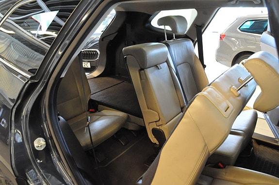 Hyundai Grand Santa Fe 14 of 18