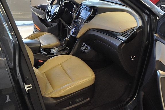 Hyundai Grand Santa Fe 11 of 18