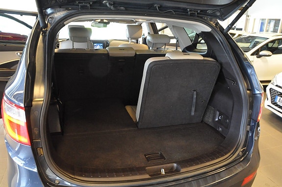 Hyundai Grand Santa Fe 17 of 18