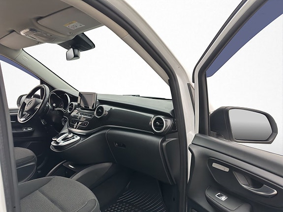 Mercedes-Benz V220 d 27 of 30
