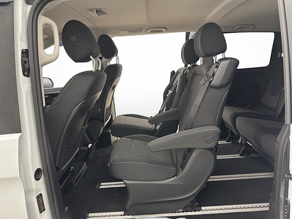 Mercedes-Benz V220 d 25 of 30