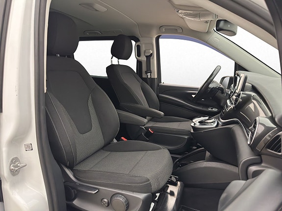 Mercedes-Benz V220 d 26 of 30