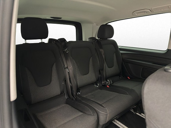 Mercedes-Benz V220 d 24 of 30