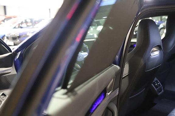 Volkswagen Passat 14 of 18