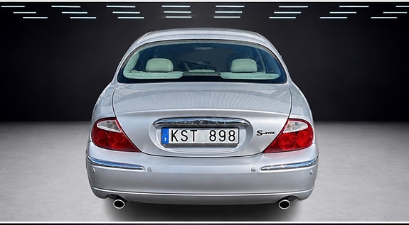 Jaguar S-TYPE 2 of 4