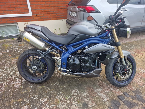 Triumph SPEED  Triple 1050 LE 2 of 5