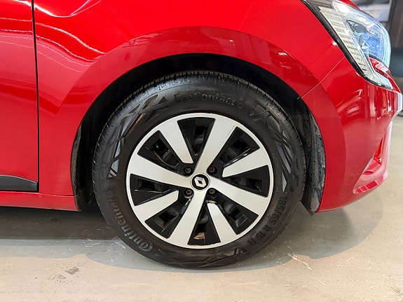 Renault Clio 22 of 22