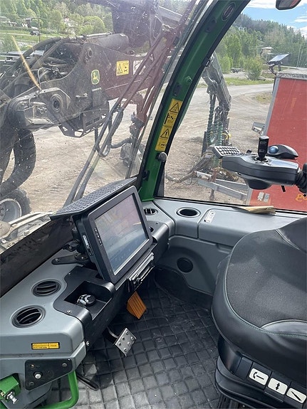 John Deere 1270G 6 of 10