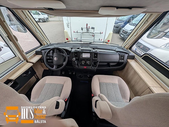 Eura Mobil IL 720 QB Integra Line Alde 8 of 23