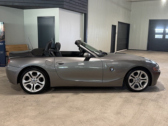 BMW Z4 3 of 8