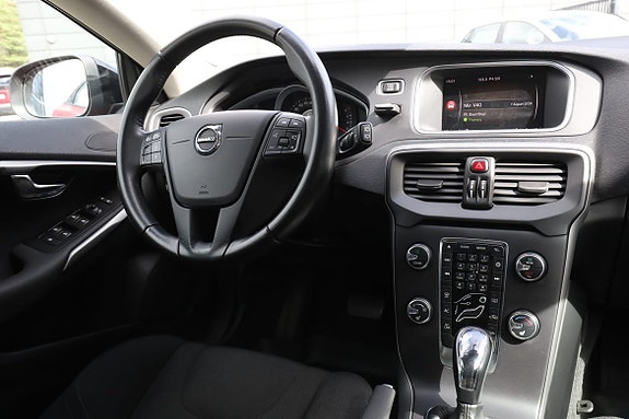 Volvo V40 Cross Country 14 of 30