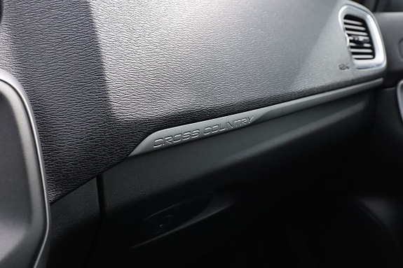 Volvo V40 Cross Country 29 of 30
