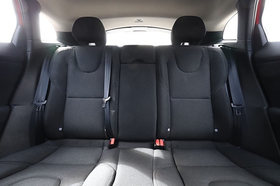 Volvo V40 Cross Country 16 of 30
