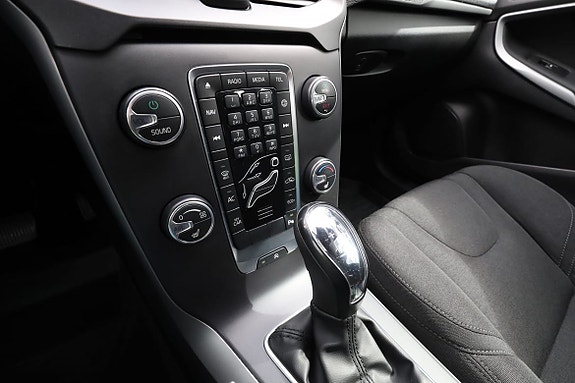 Volvo V40 Cross Country 23 of 30