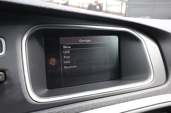 Volvo V40 Cross Country 21 of 30