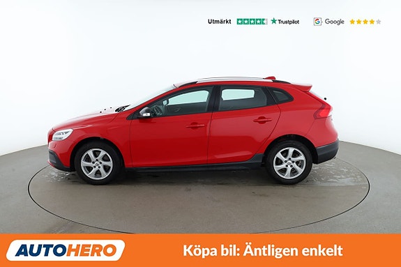 Volvo V40 Cross Country 2 of 30