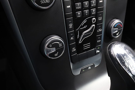 Volvo V40 Cross Country 24 of 30