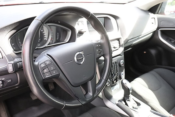 Volvo V40 Cross Country 12 of 30