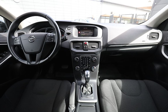 Volvo V40 Cross Country 13 of 30