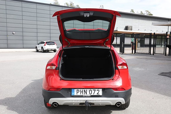 Volvo V40 Cross Country 17 of 30