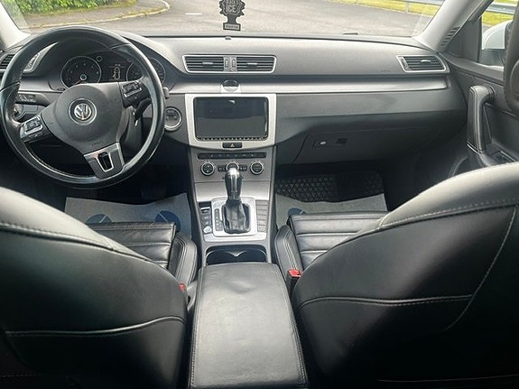 Volkswagen Passat 7 of 13
