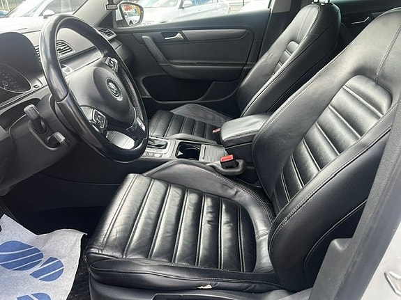 Volkswagen Passat 11 of 13