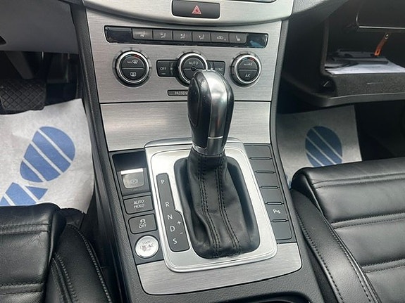 Volkswagen Passat 8 of 13