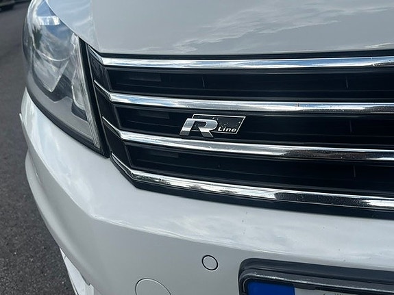 Volkswagen Passat 12 of 13