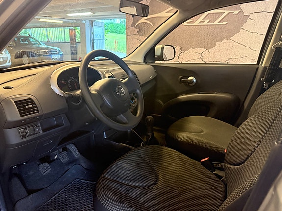 Nissan Micra 7 of 15