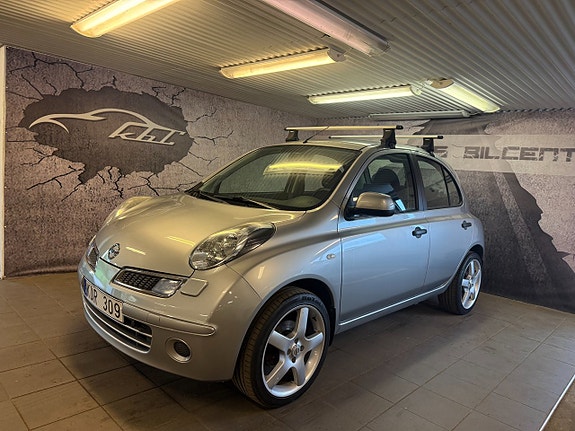 Nissan Micra 2 of 15