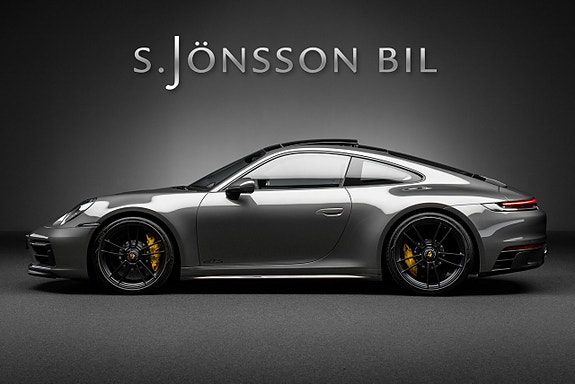 Porsche 911 Carrera 4 GTS 3 of 22
